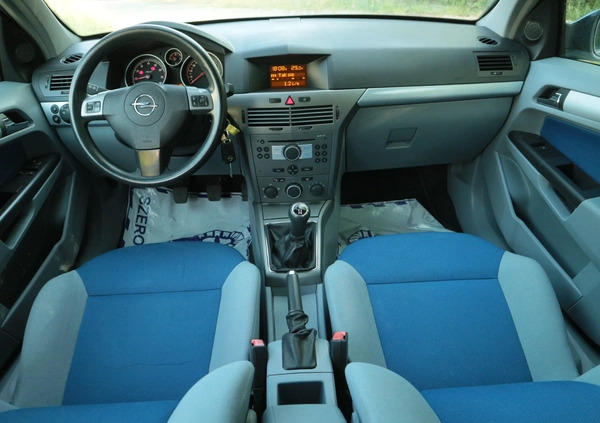 Opel Astra cena 14500 przebieg: 117500, rok produkcji 2004 z Józefów małe 497